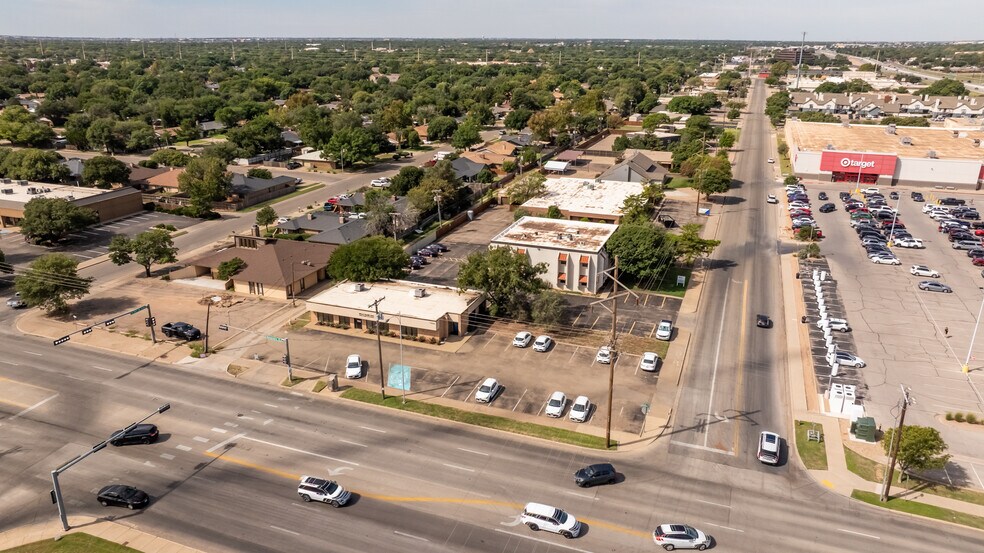 More Photos Of 7402 University Ave, Lubbock Office For Sale