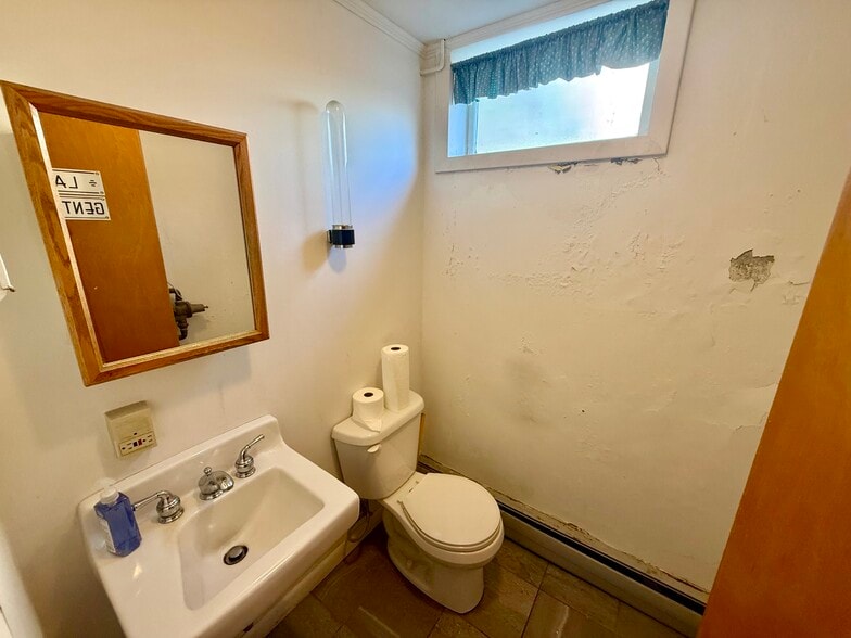 More Photos Of 41 Highland Ave, Newport Warehouse For Sale