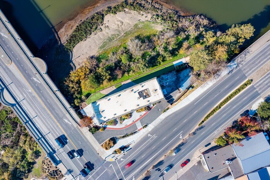 More Photos Of 920-930 3rd St, Napa Flex For Lease