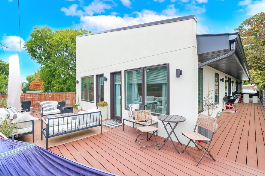 More Photos Of 1124 Florence Ave, Evanston Office Residential For Lease