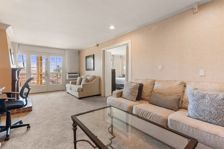 More Photos Of 690-696 S Coast Hwy, Laguna Beach, Laguna Beach Hotel For Sale