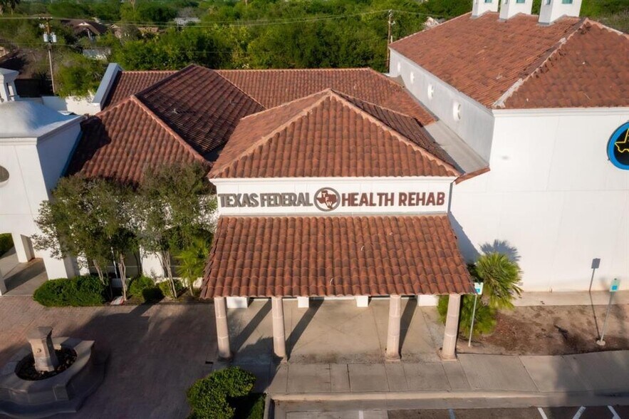 More Photos Of 8607 McPherson Rd, Laredo Office For Lease