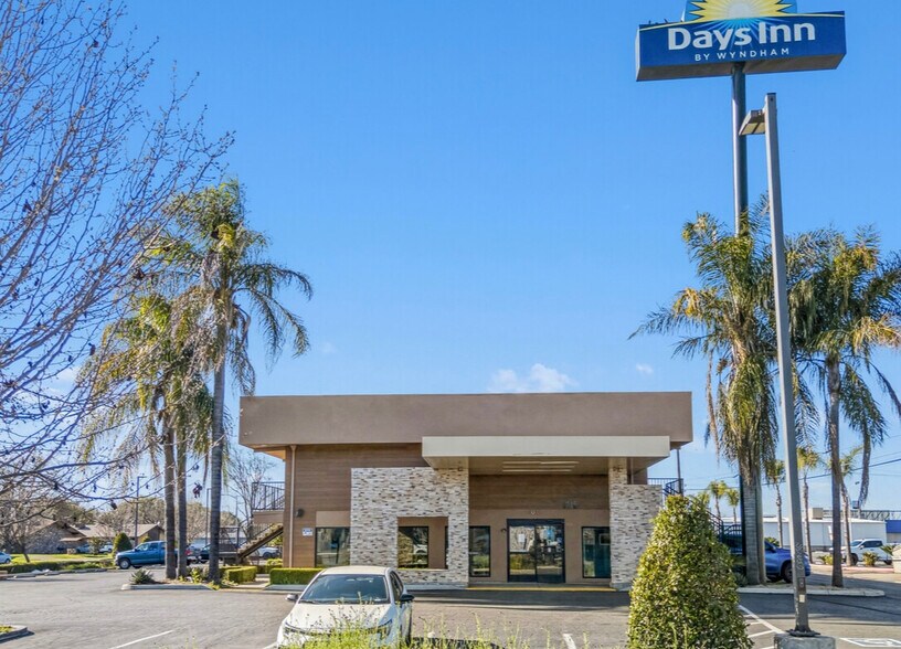 More Photos Of 1215 R St, Merced Hotel For Sale