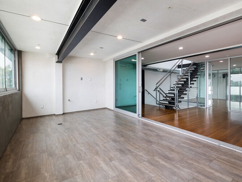More Photos Of 227 California St, El Segundo Loft Creative Space For Lease