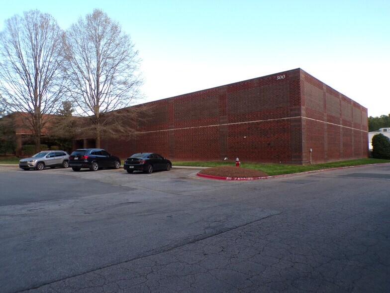 More Photos Of 300 Dominion Dr, Morrisville Warehouse For Lease