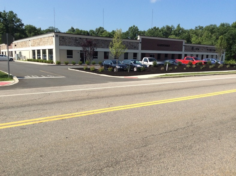 Primary Photo Of 321 Changebridge Rd, Pine Brook Freestanding For Lease