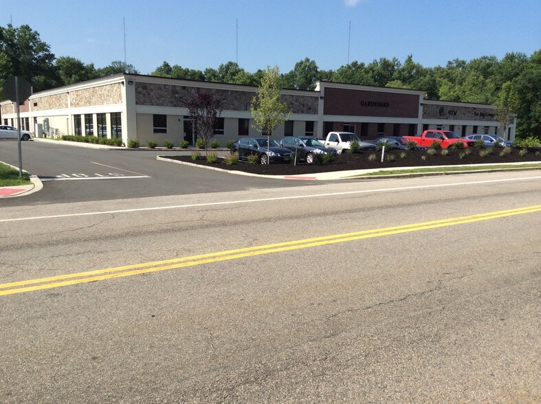 Primary Photo Of 321 Changebridge Rd, Pine Brook General Retail For Sale