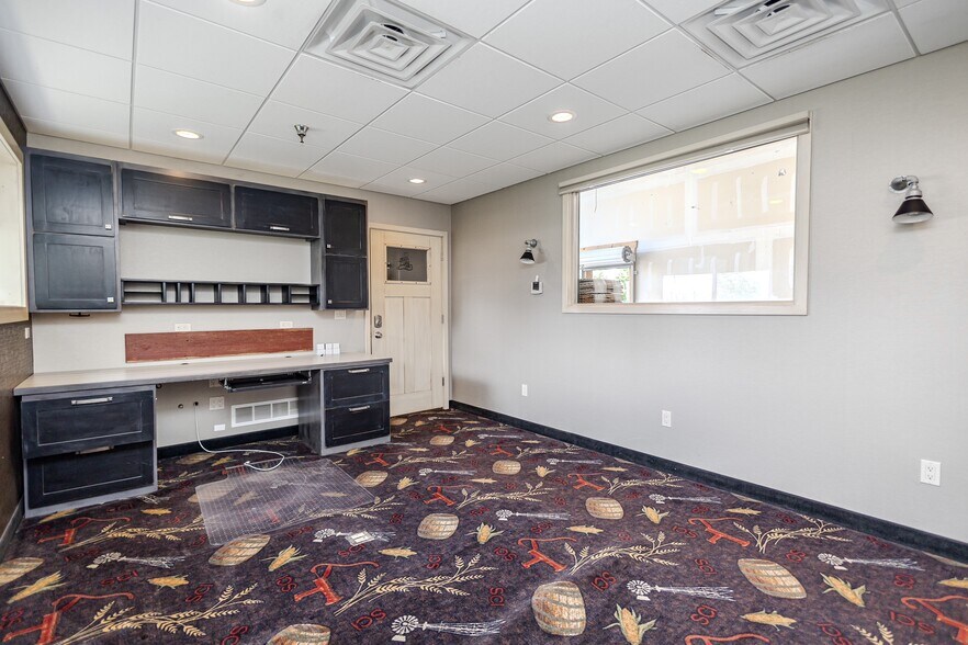 More Photos Of 1200 SW Brookside Cir, Grimes Warehouse For Lease