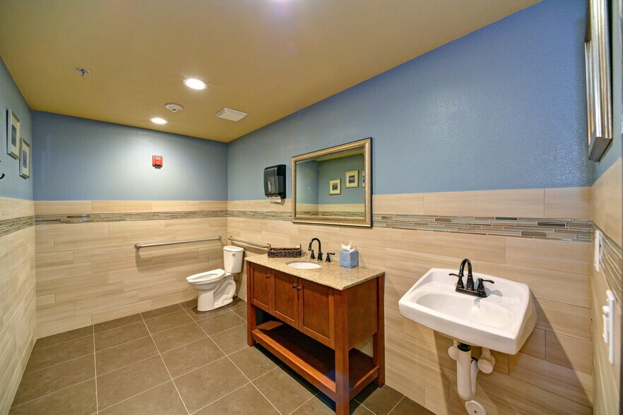 More Photos Of 12409 W Indian School Rd, Avondale Office For Sale