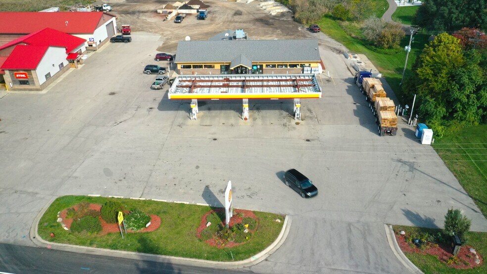 More Photos Of 390 W Main St, Stockbridge Service Station For Sale