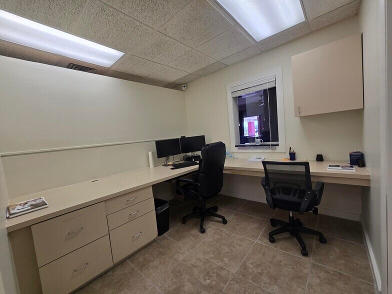 More Photos Of 4091 Colonial Blvd, Fort Myers Office Residential For Sale