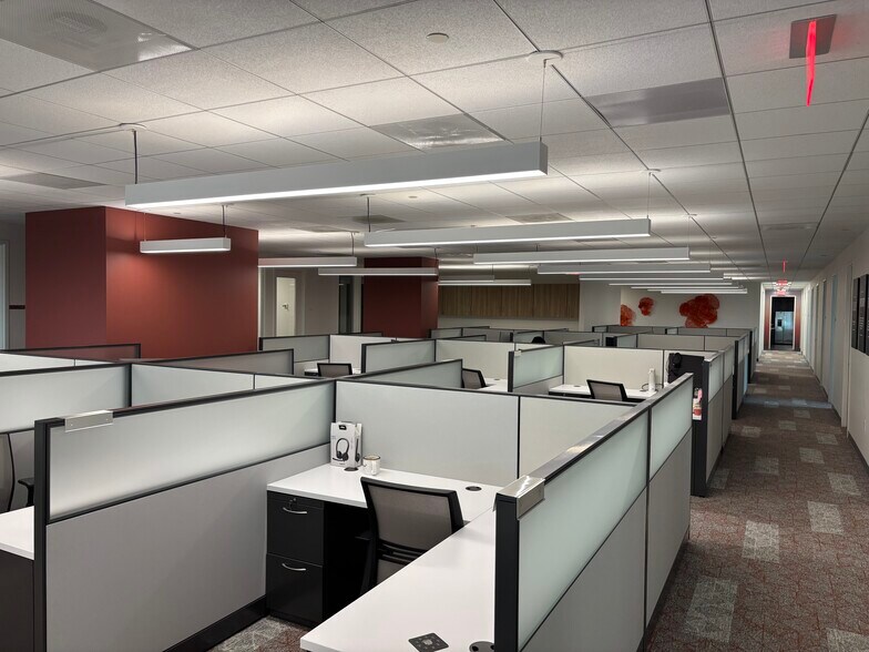 More Photos Of 21000 Atlantic Blvd, Dulles Town Center Office For Lease