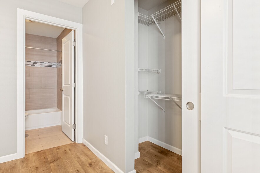 More Photos Of 3315 Claremont Ave S, Seattle Apartments For Sale