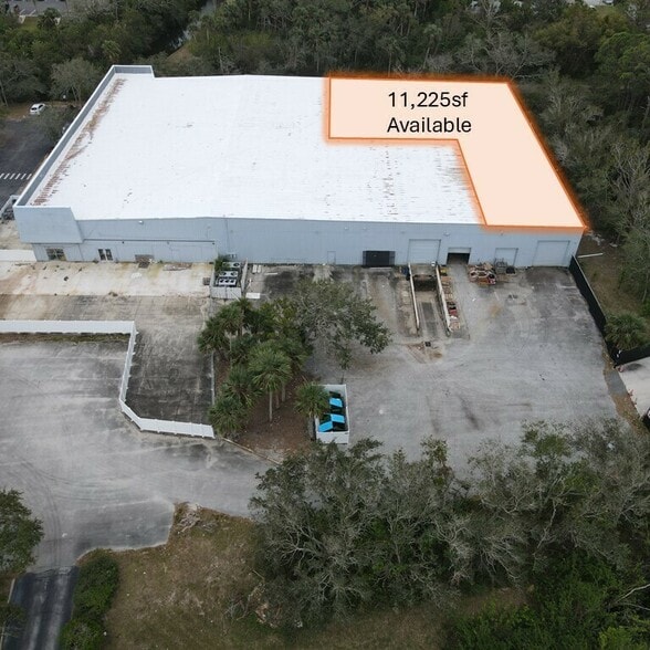 More Photos Of 3350 S Ridgewood Ave, Port Orange Showroom For Lease