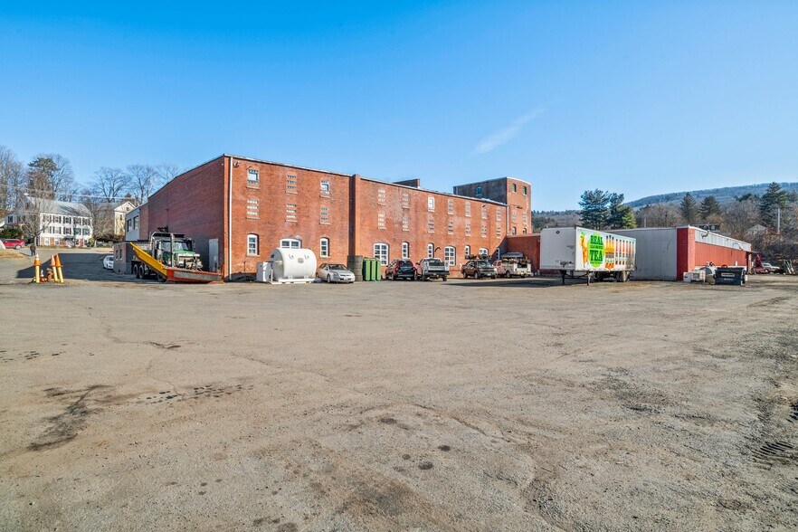 More Photos Of 55 East St, Ware Warehouse For Lease