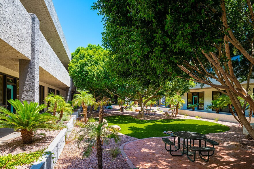 More Photos Of 5150 N 16th St, Phoenix Office For Lease