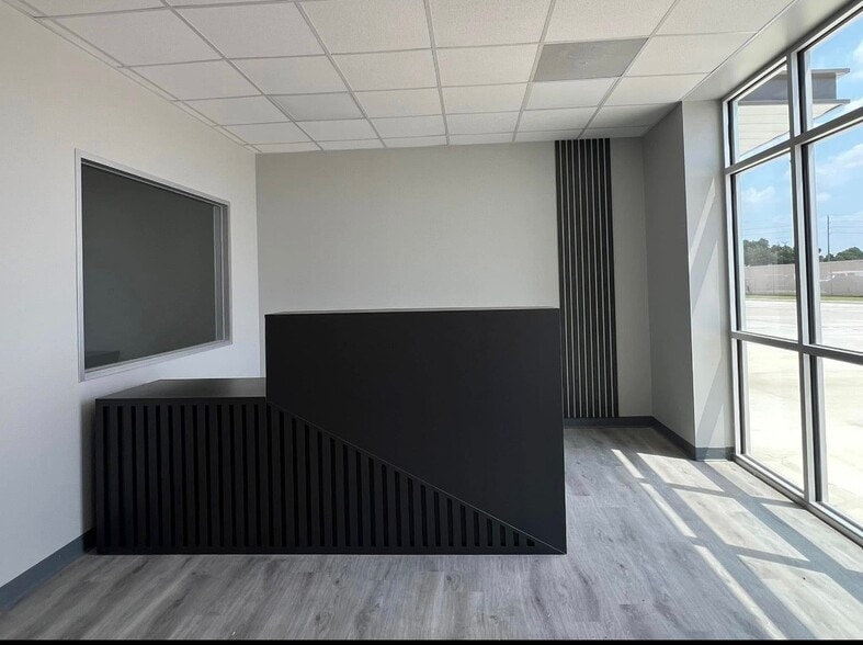 More Photos Of 1920 Primewest, Katy Industrial For Lease