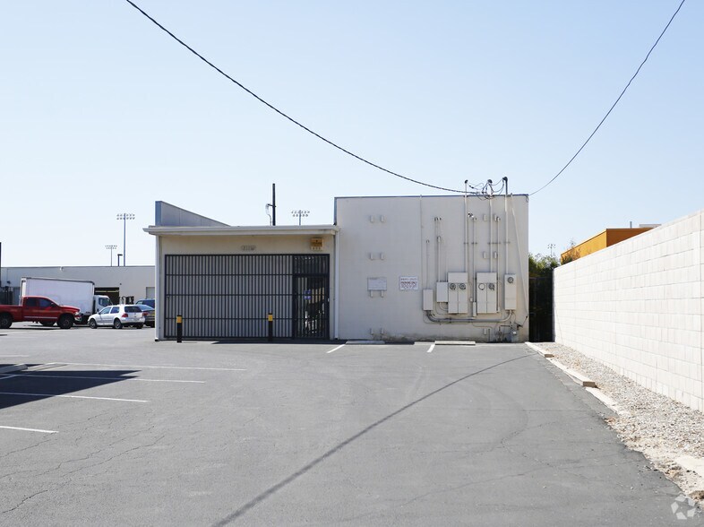 More Photos Of 14630 Titus St, Van Nuys Manufacturing For Lease