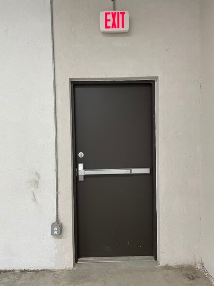More Photos Of 928 Block St, Port Neches Office Residential For Sale