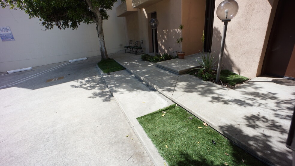 More Photos Of 924 E Green St, Pasadena Loft Creative Space For Lease