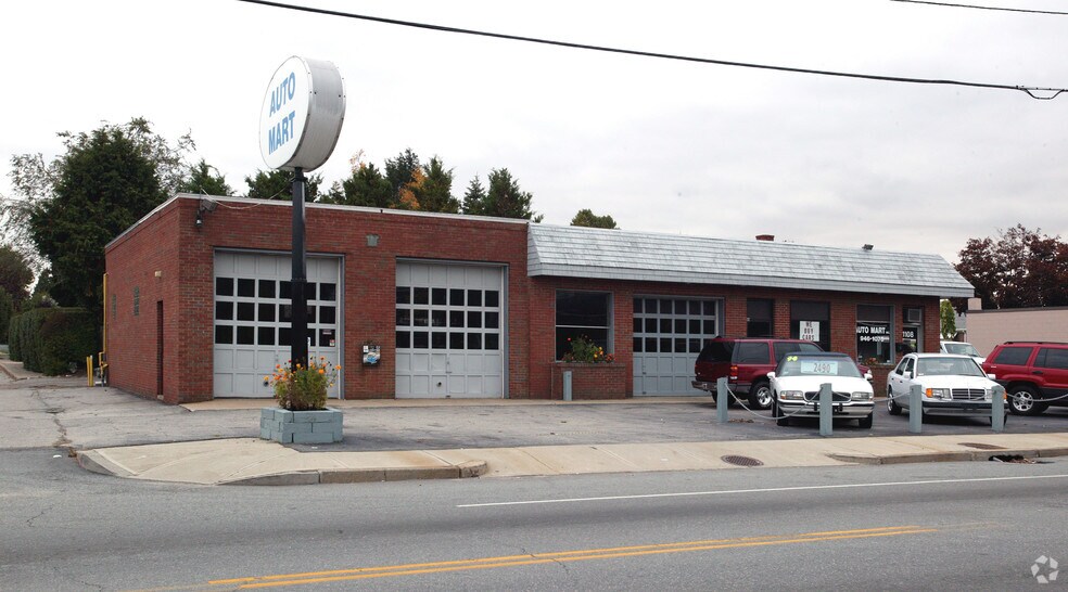 More Photos Of 1108 Park Ave, Cranston Auto Repair For Lease