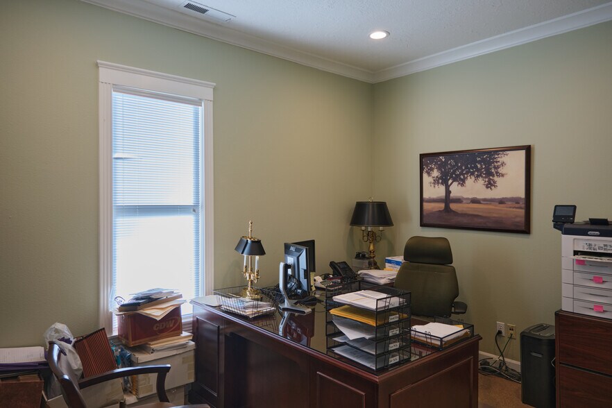 More Photos Of 1491 Commercial St SE, Salem Office Residential For Sale