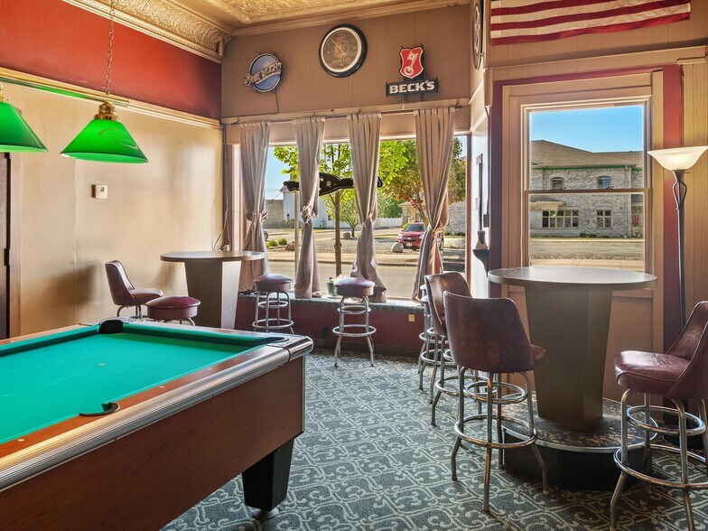 More Photos Of 201 Steele St, Algoma Hotel For Sale