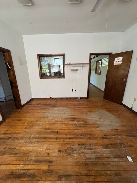 More Photos Of 400 Magnolia St, Beverly Warehouse For Sale