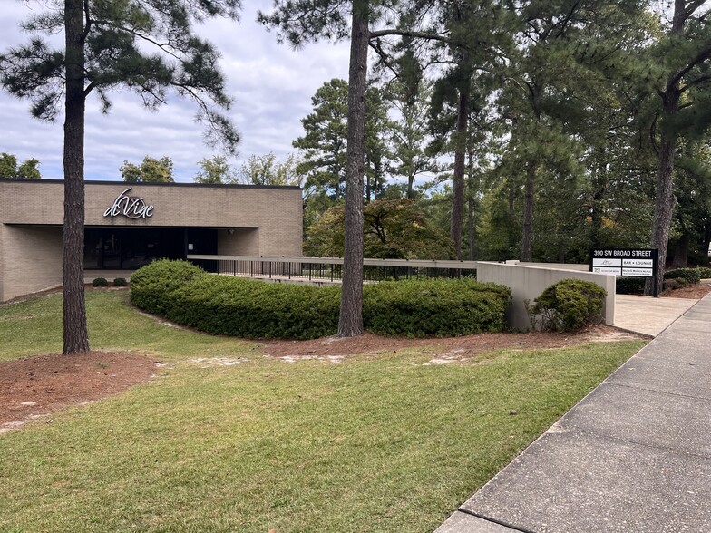 Primary Photo Of 390 SW Broad St, Southern Pines Storefront Retail Office For Lease