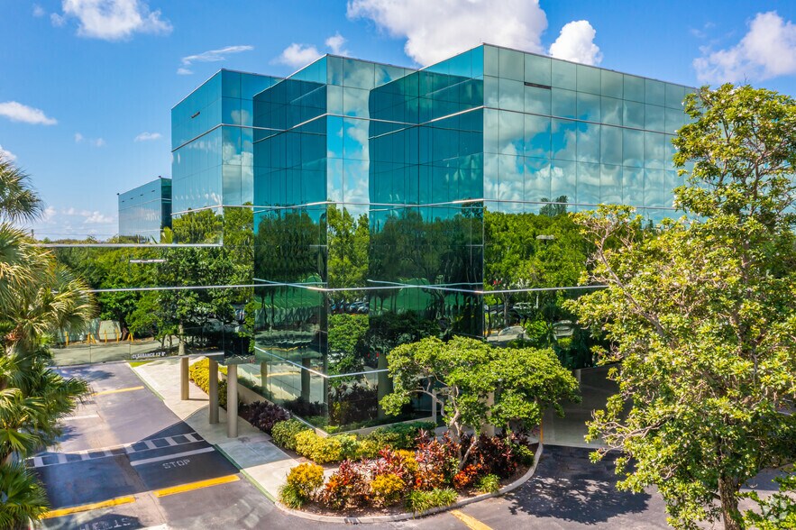More Photos Of 301 E Yamato Rd, Boca Raton Office For Lease