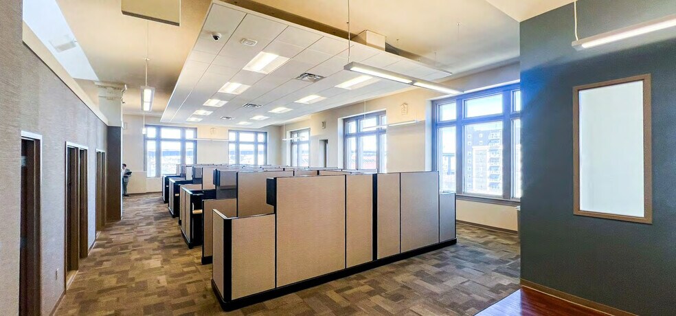 More Photos Of 647 W Virginia St, Milwaukee Office Residential For Lease