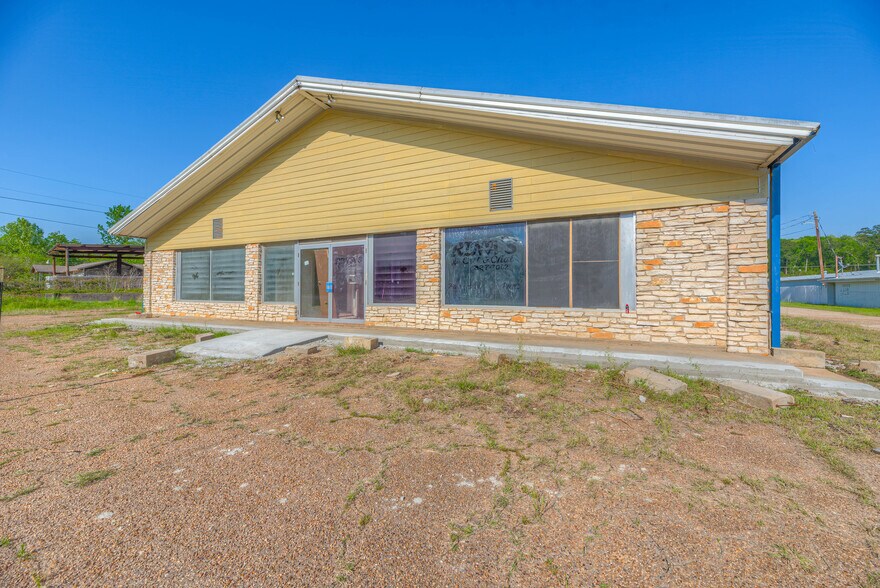 More Photos Of 4129 US-59 Hwy, Livingston Truck Terminal For Sale