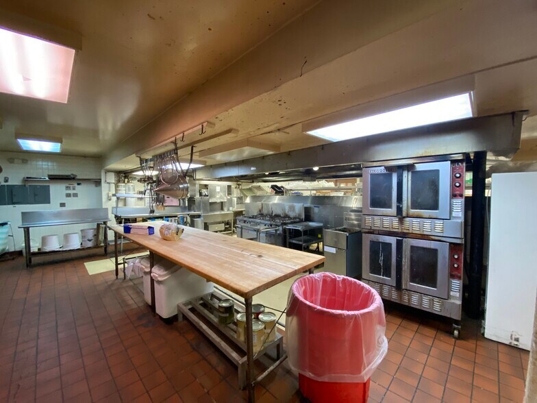 More Photos Of 74 Rowe Rd, Staunton Restaurant For Sale