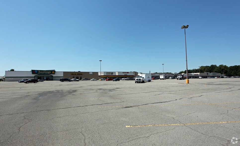 More Photos Of 1610 Fort Campbell Blvd, Clarksville Unknown For Lease