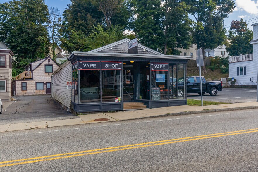 Primary Photo Of 24 Samoset St, Plymouth General Retail For Sale