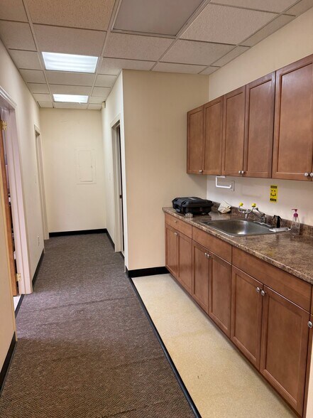 More Photos Of 37-39 E Jericho Tpke, Mineola Medical For Sale
