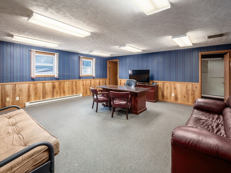 More Photos Of 31 S Ludlow Rd, Urbana Auto Repair For Sale