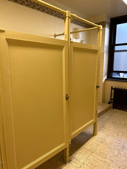 More Photos Of 4 Market St, Lockport Medical For Lease