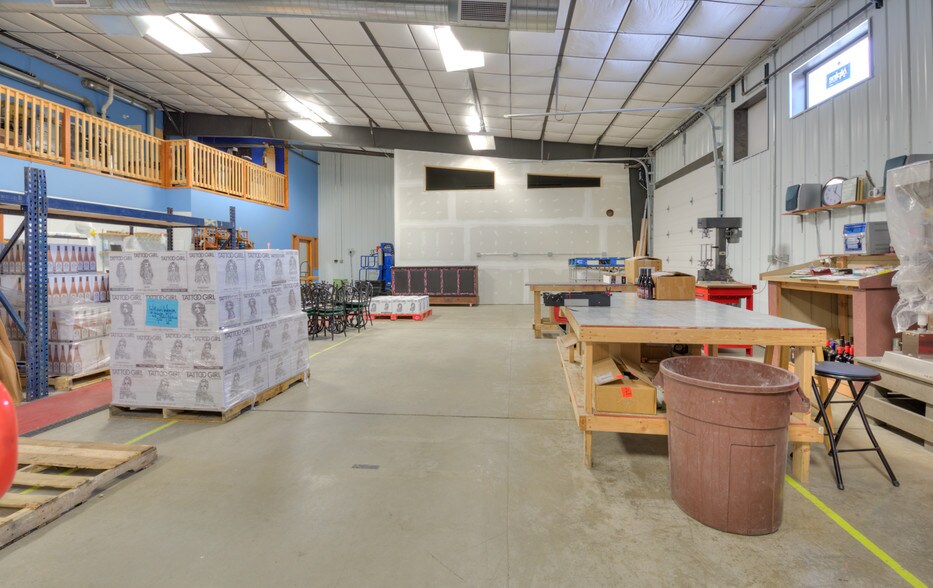 More Photos Of 5646 W Harrier Dr, Missoula Showroom For Sale