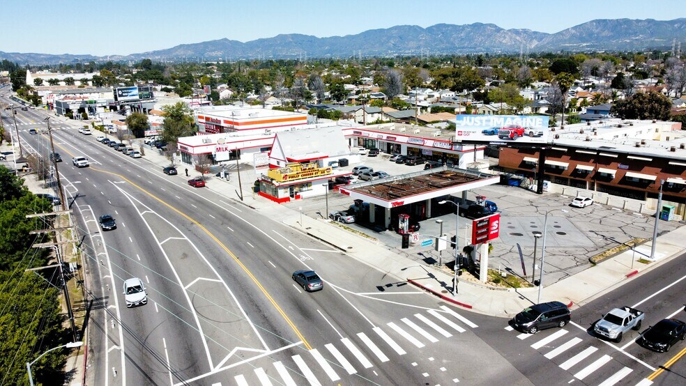 More Photos Of 8620 Woodman Ave, Pacoima Convenience Store For Lease