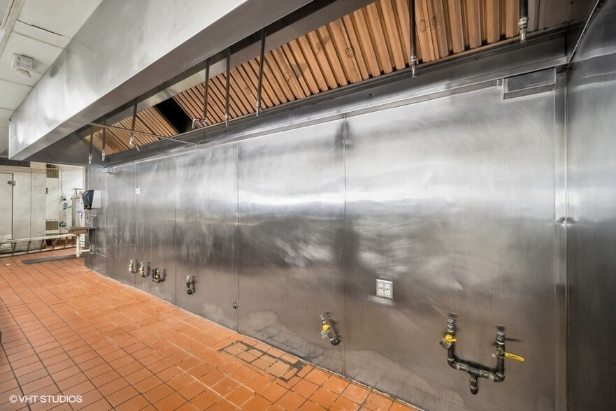 More Photos Of 1820 W Irving Park Rd, Schaumburg Fast Food For Sale