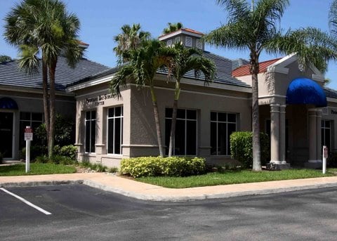 More Photos Of 840 111th Ave N, Naples Medical For Lease