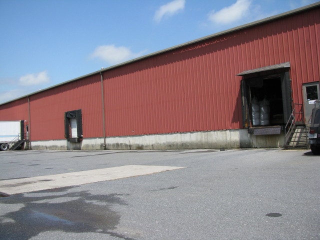 More Photos Of 201 E Bellevue Ave, Reading Warehouse For Lease