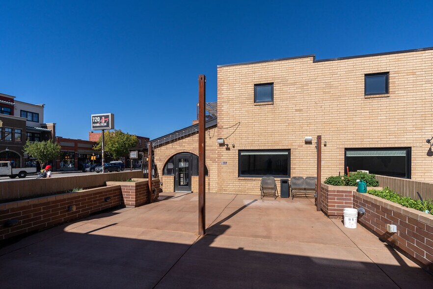 More Photos Of 720 Lincoln Ave, Steamboat Springs Restaurant For Sale