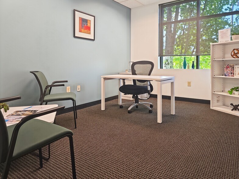 More Photos Of 1500 NW Bethany Blvd, Beaverton Coworking Space
