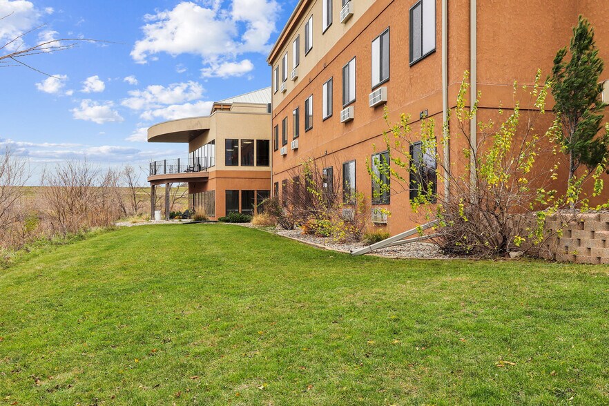 More Photos Of 4222 S 22nd Ave E, Newton Hotel For Sale