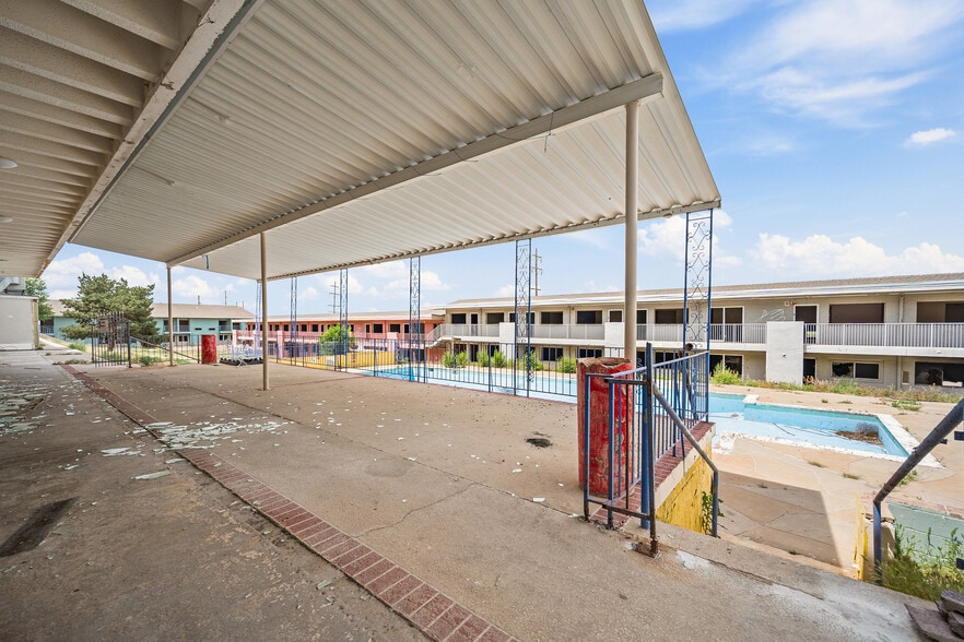 More Photos Of 2001 N Hudson Ave, Pueblo Hotel For Sale
