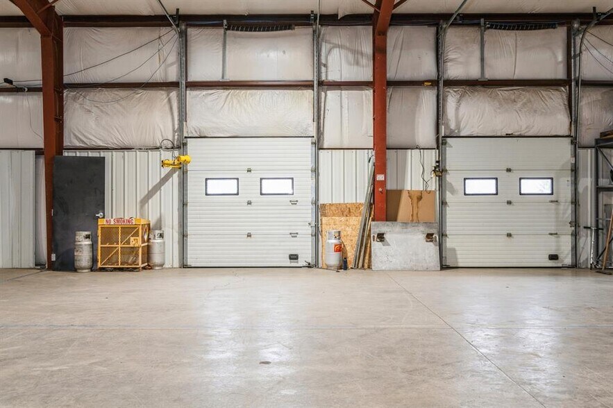 More Photos Of 41 Elkay Dr, Chester Warehouse For Lease