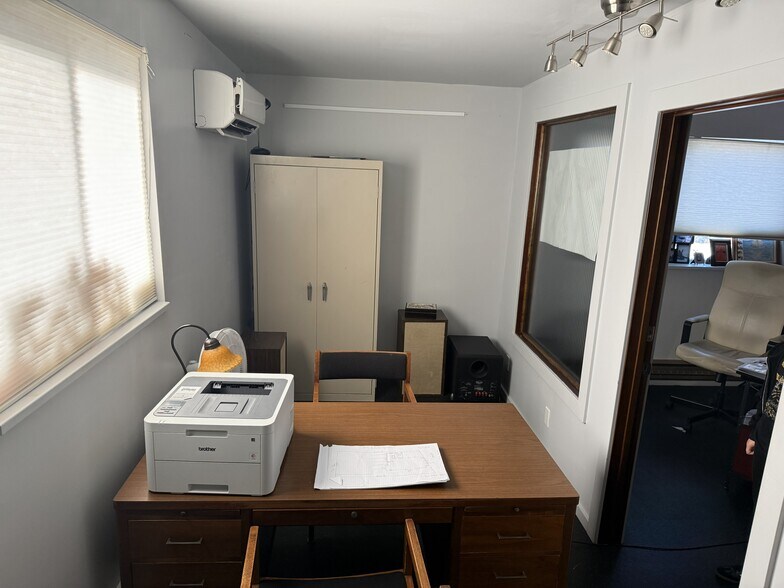 More Photos Of 2834 Highland Dr, Salt Lake City Office For Sale