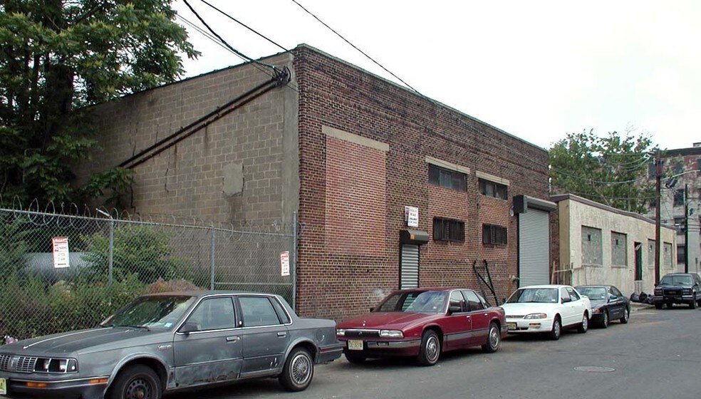 Primary Photo Of 9-13 Dey St, Newark Warehouse For Sale
